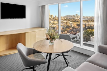 Junior Suite, 1 King Bed with Sofa bed, Harbor View