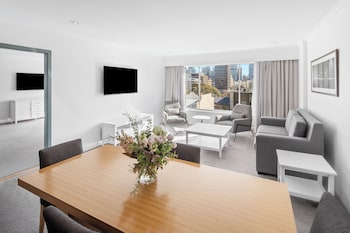 Suite, 1 King Bed, City View