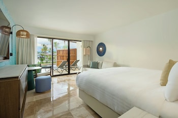 Room, 1 King Bed with Sofa bed