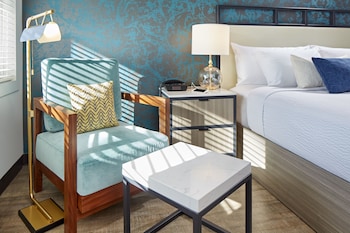 Deluxe Room, 1 King Bed (Newly Remodeled)