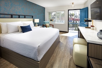 Deluxe Room, 1 King Bed (Newly Remodeled)