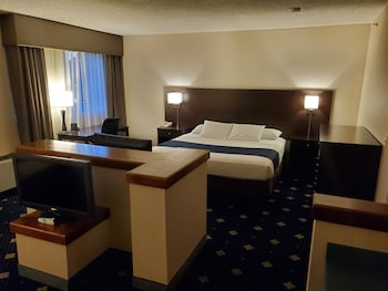 Suite, 1 King Bed, Jetted Tub