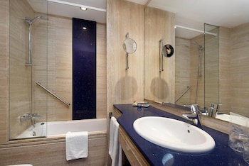 Standard Room (With extra bed)