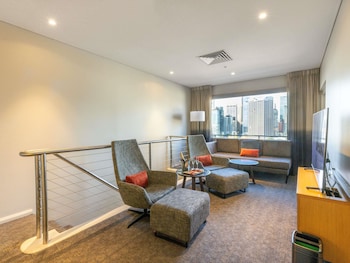 Executive 1 Bedroom Loft Suite, 1 King Bed (Darling Harbour Facing)