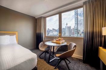Deluxe Room, 1 Queen Bed (City Skyline)