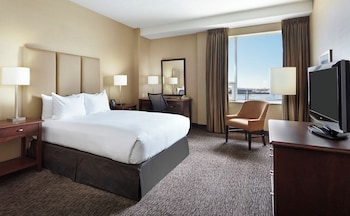 Standard Room, 1 Queen Bed, Non Smoking, Harbor View