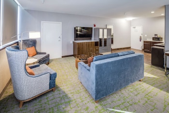 Room, 2 Queen Beds, River View (Governors)