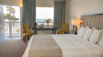 Room, 1 King Bed, Non Smoking, Ocean View