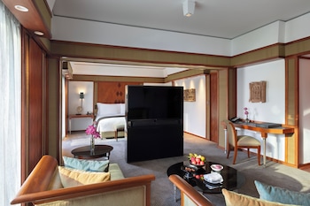 Executive Suite with Club benefit
