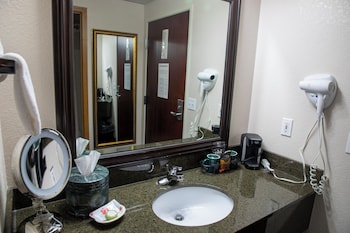 King Suite with Jetted Tub