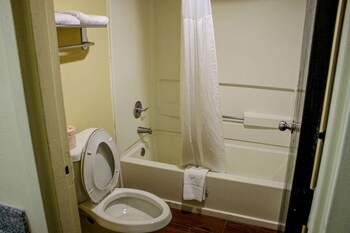 Standard Room, 1 Queen Bed, Non Smoking, Refrigerator & Microwave