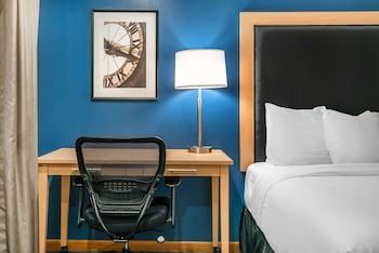 Standard Room, 2 Queen Beds, Balcony, River View (with Sofabed)