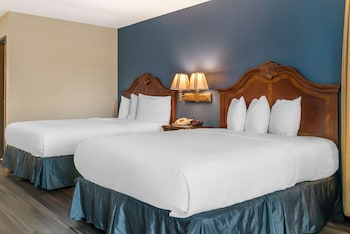 Standard Room, 2 Queen Beds, Balcony, River View