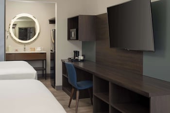 Room, 2 Queen Beds (Exterior Entry)