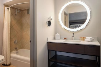 Room, 1 King Bed (Exterior Entry)