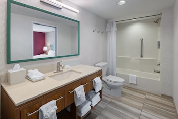 Studio, 2 Queen Beds, Accessible, Bathtub