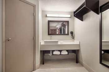 Superior Room, 1 King Bed (Smoke Free)
