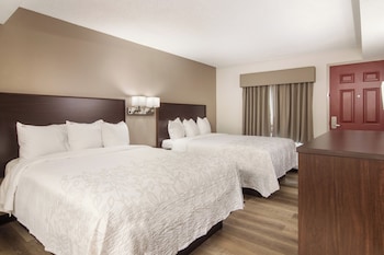 Deluxe Room, 2 Queen Beds (Smoke Free)
