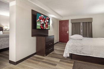 Premium Suite, Multiple Beds, Accessible, Kitchenette (Upgraded Bedding & Snack, Smoke Free)