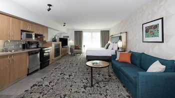 Junior Studio Suite