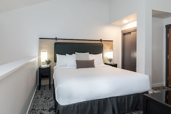 1 Bedroom with Loft Suite