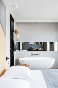 Deluxe Double Room - Panoramic View of Sacre-Coeur