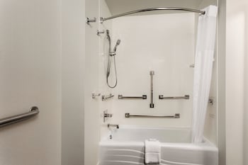 Room, 1 King Bed, Mobility Accessible, Microwave