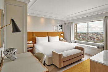 Suite, 1 King Bed (Newly Refurbed Coronation Suite)