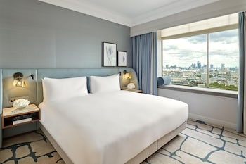 Suite, 1 King Bed with Sofa bed, Bathtub (Mayfair)