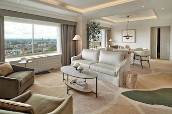 Suite, 1 King Bed (Newly Refurbed Buckingham Suite)