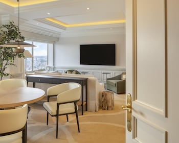 Luxury Suite, Club Lounge Access (Balmoral)