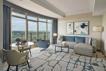 Suite, 1 King Bed, Kitchenette, Park View (Belgravia)
