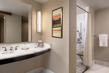 Deluxe Room, 1 King Bed, Tower