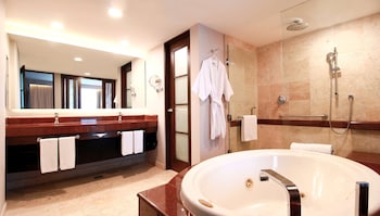 Suite, 1 King Bed with Sofa bed