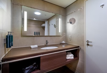 Twin Studio City Wing