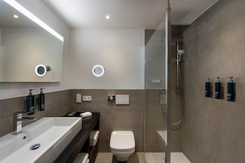 Twin Guest Room City Wing