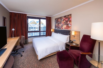 King Guest Room City Wing