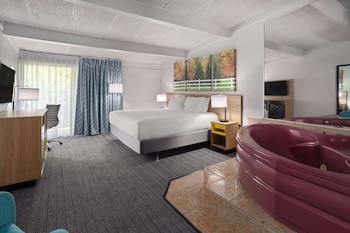 Standard Room, 1 King Bed