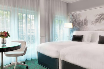 Room, 2 Twin Beds, Garden View