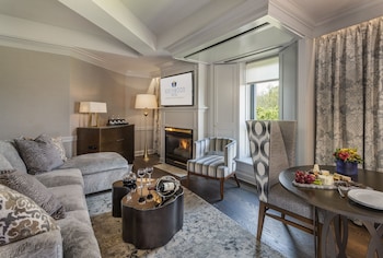 Suite, Fireplace