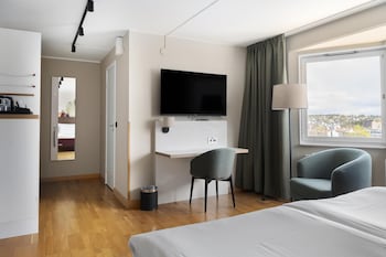 Superior Room, 1 King Bed, Non Smoking