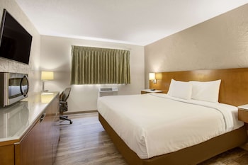 Standard Room, 1 King Bed, Non Smoking