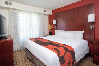 Suite, 2 Bedrooms, Fireplace