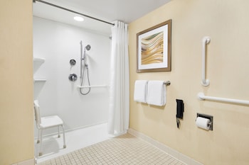 Room, 2 Queen Beds (Mobility Accessible, Roll-In Shower)