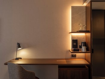 Premium Room, 1 King Bed, Club Lounge Access (High Floor)