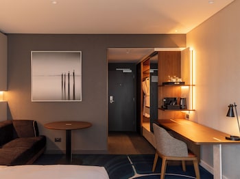 Premium Room, 1 King Bed