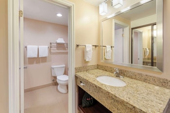 Standard Room, 1 Queen Bed, Non Smoking, Refrigerator