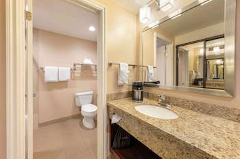 Standard Room, 2 Queen Beds, Non Smoking, Refrigerator & Microwave