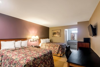 Room, 2 Double Beds, Smoking (Pet Friendly)