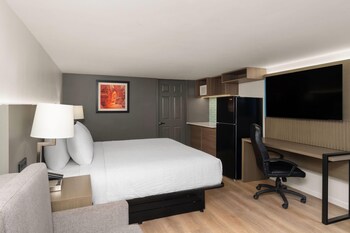 Suite, 1 King Bed, Non Smoking